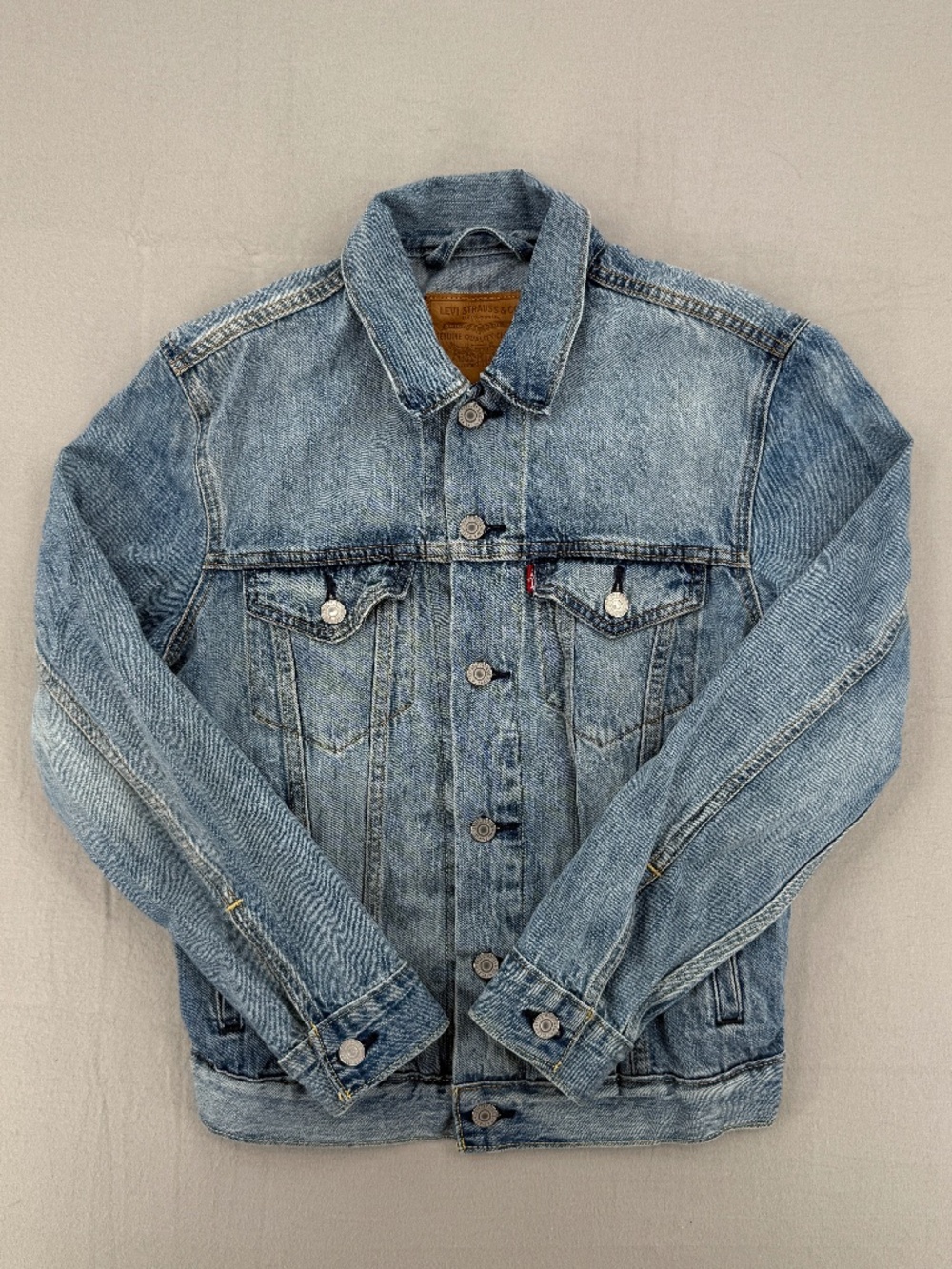 Levis Premium Denim Trucker Jacket Light Wash Blue Jean Button Front Men Small